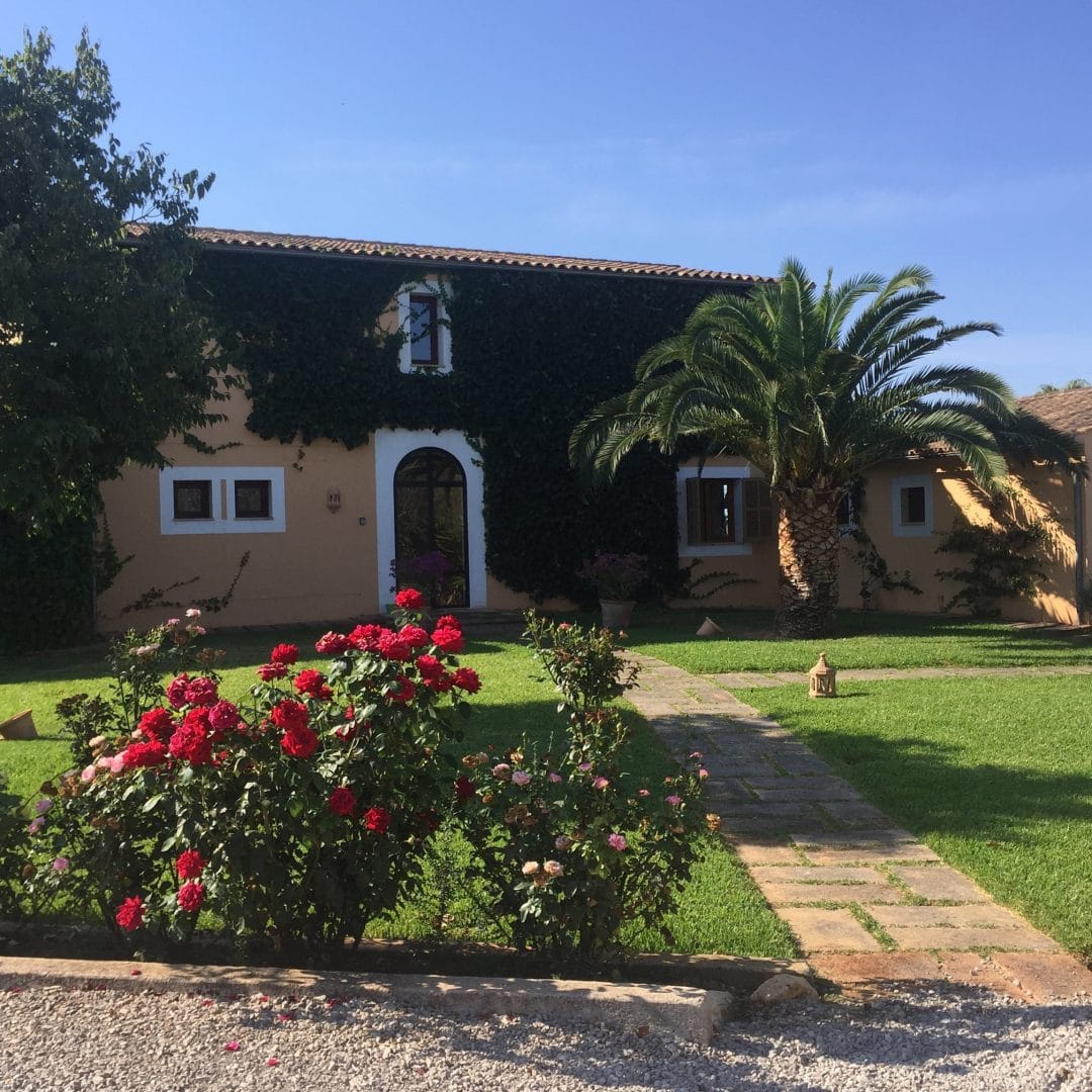 Multi-generational family holiday. Casa Vina Na Parra in Santanyi, Mallorca