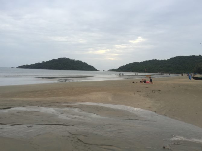 Rainy Days and a Cow Attack at Palolem Beach in South Goa, India