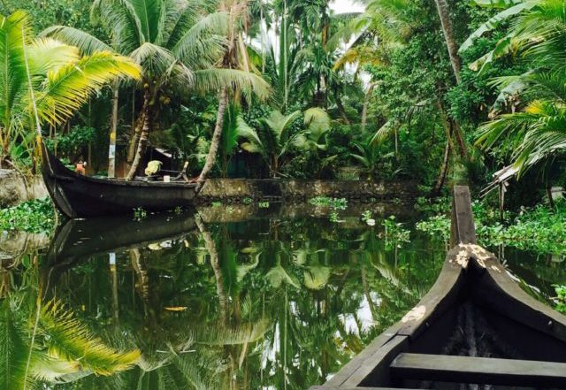 Kerala backwater canoe trip reflections