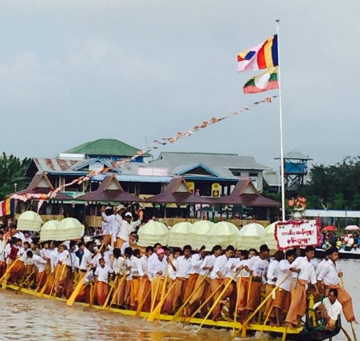 Inle Leg Rowers Paung Daw Oo Festival Inle Lake