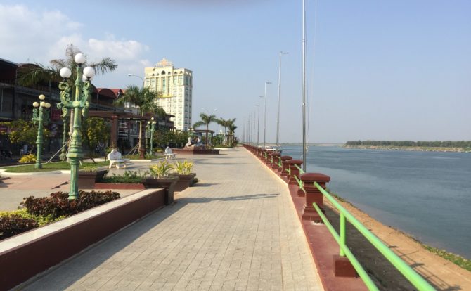 Kampong Cham Riverside Road, next to the River Mekong