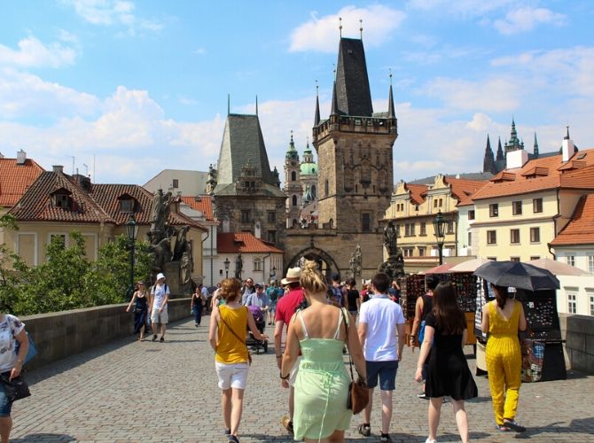 Free Walking Tour of Prague, Charles Bridge