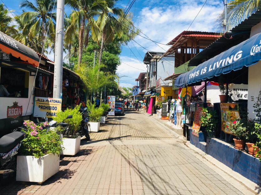 Playa El Tunco Main Street