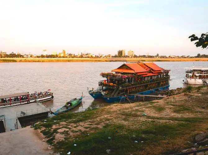 Preah Sisowath Quay Waterfront in Phnom Penh